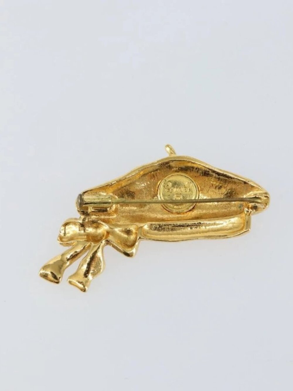 CHANEL Beret Brooch metal Gold Tone CC Auth - Picture 3 of 6
